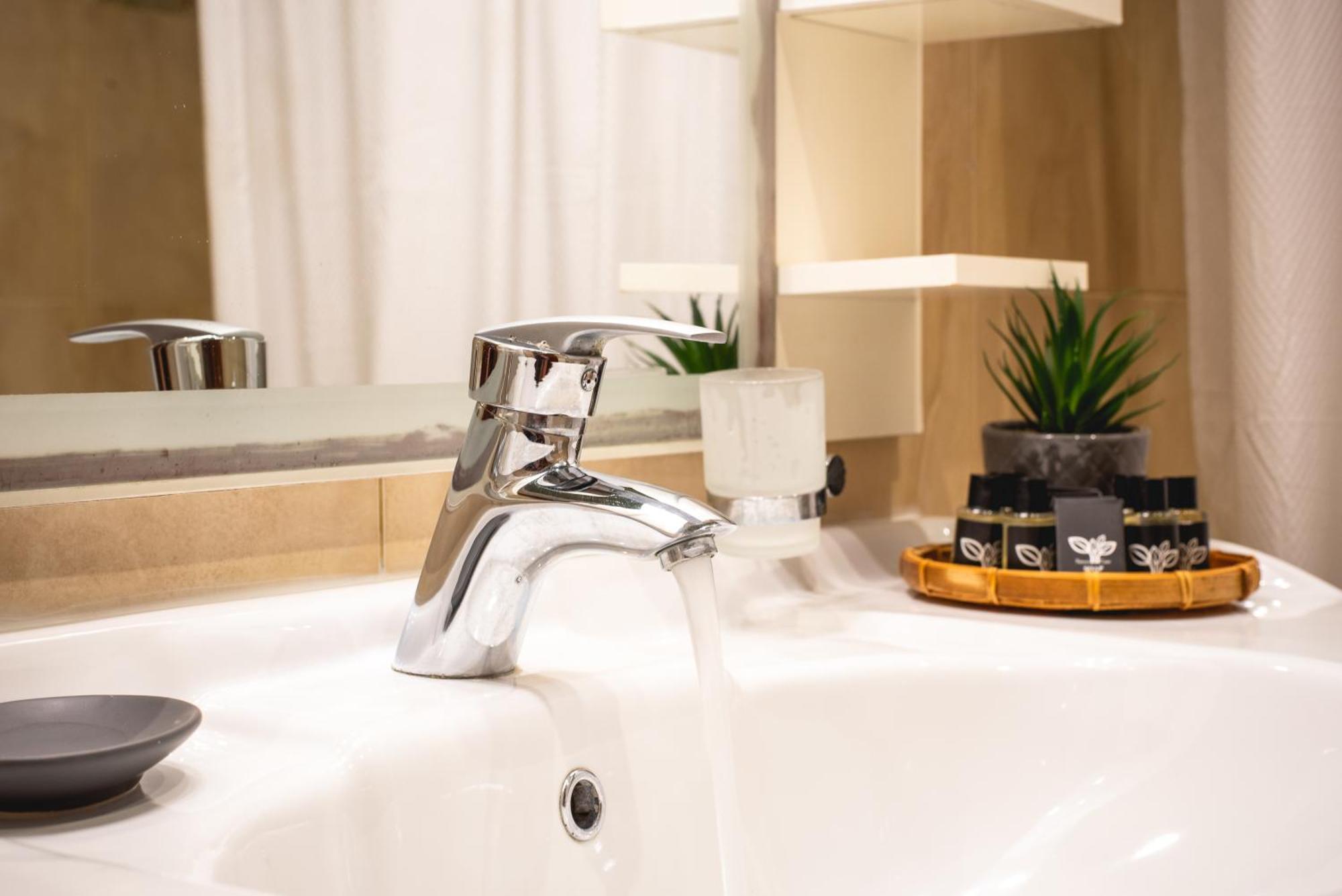Sea And Airport Apartman Ártemida Kültér fotó